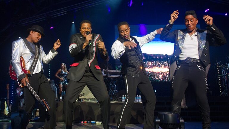 HENLEY-ON-THAMES, UNITED KINGDOM - JULY 12: Tito Jackson, Jackie Jackson, Marlon Jackson and Jermaine Jackson perform at The Henley Festival on July 12, 2014 in Henley-on-Thames, England. (Photo by Zak Hussein/Getty Images)